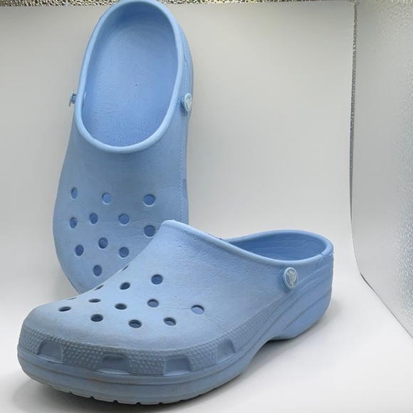 LADIES BLUE CROCKS 9W - Picture 1 of 5